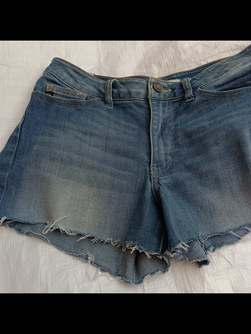 ( SOLD )Kancan , brand  washed blue frayed-hem denim shorts for women.
